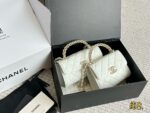 Chanel 23 Kelly Caviar Calfskin Phone Pouch - Handheld Or Crossbody - Image 13
