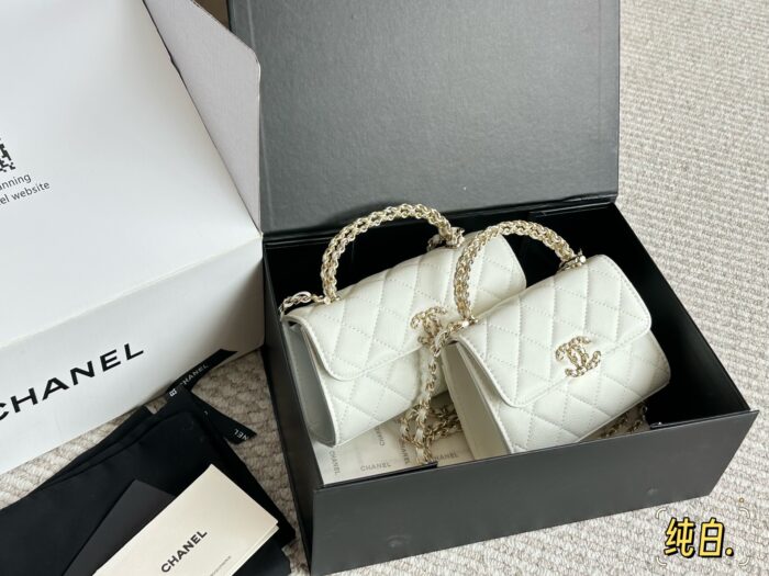 Chanel 23 Kelly Caviar Calfskin Phone Pouch - Handheld Or Crossbody - Image 13