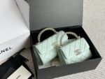 Chanel 23 Kelly Caviar Calfskin Phone Pouch - Handheld Or Crossbody - Image 14