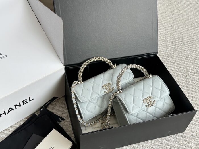 Chanel 23 Kelly Caviar Calfskin Phone Pouch - Handheld Or Crossbody - Image 16