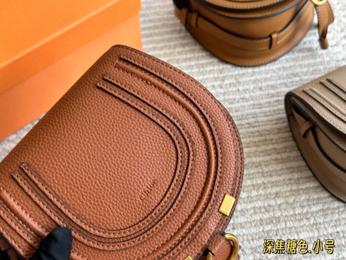 Chloé Marcie Classic Saddle Silhouette Full-Grain Soft Leather Practical Lightweight Bag - Image 2