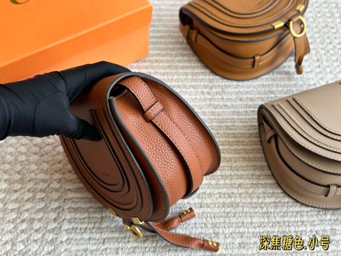 Chloé Marcie Classic Saddle Silhouette Full-Grain Soft Leather Practical Lightweight Bag - Image 5
