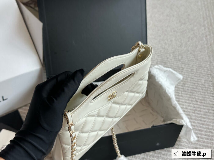 Chanel 31 Bag Nano Waxed Leather Diamond Quilted Chain Bag: Durable And Roomy. - Image 3