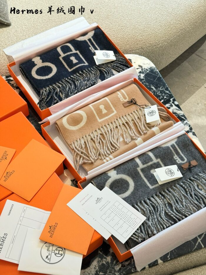 Hermès Key Pattern Cashmere Scarf Winter'S High Value-For-Money Choice - Image 1