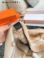 Hermès Key Pattern Cashmere Scarf Winter'S High Value-For-Money Choice - Image 4