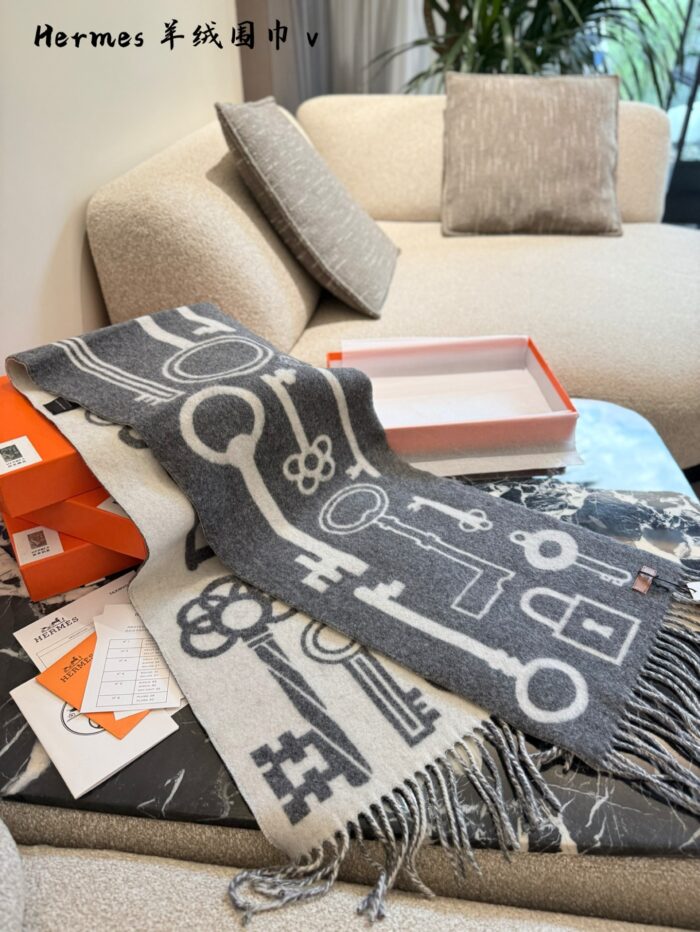 Hermès Key Pattern Cashmere Scarf Winter'S High Value-For-Money Choice - Image 9