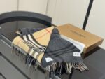 Burberry Cashmere Scarf Classic Black And White Colourway Soft And Comfortable - Image 2