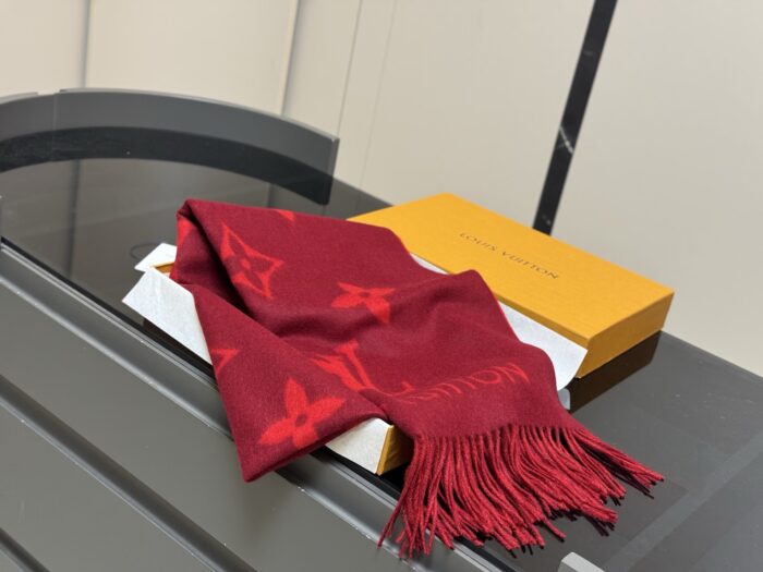 Louis Vuitton Cashmere (Chip Design) Scarf Comfortable, Versatile And Warm - Image 1