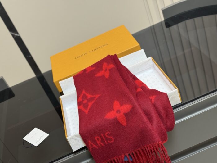 Louis Vuitton Cashmere (Chip Design) Scarf Comfortable, Versatile And Warm - Image 9