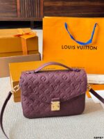 Louis Vuitton Pochette Métis 3D Embossed Top-Grain Calfskin Messenger Bag - Image 3
