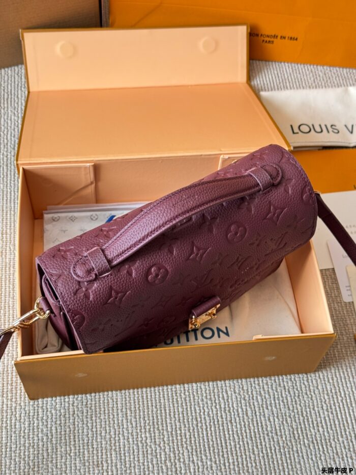 Louis Vuitton Pochette Métis 3D Embossed Top-Grain Calfskin Messenger Bag - Image 4