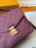 Louis Vuitton Pochette Métis 3D Embossed Top-Grain Calfskin Messenger Bag - Image 7