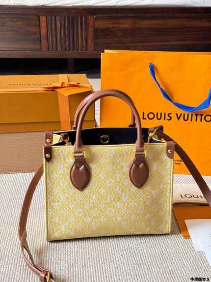 Louis Vuitton Onthego Jungle Bag Lightweight, Spacious And Versatile For Daily Commutes