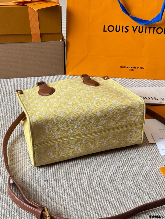 Louis Vuitton Onthego Jungle Bag Lightweight, Spacious And Versatile For Daily Commutes - Image 4