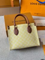 Louis Vuitton Onthego Jungle Bag Lightweight, Spacious And Versatile For Daily Commutes - Image 5