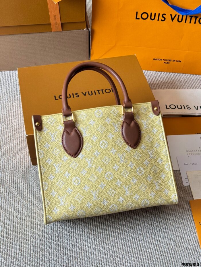 Louis Vuitton Onthego Jungle Bag Lightweight, Spacious And Versatile For Daily Commutes - Image 5