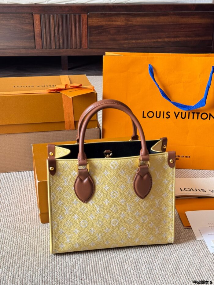 Louis Vuitton Onthego Jungle Bag Lightweight, Spacious And Versatile For Daily Commutes - Image 6