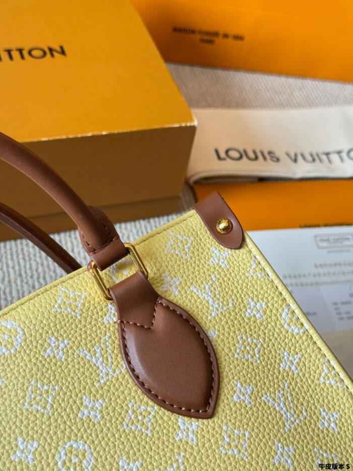Louis Vuitton Onthego Jungle Bag Lightweight, Spacious And Versatile For Daily Commutes - Image 8