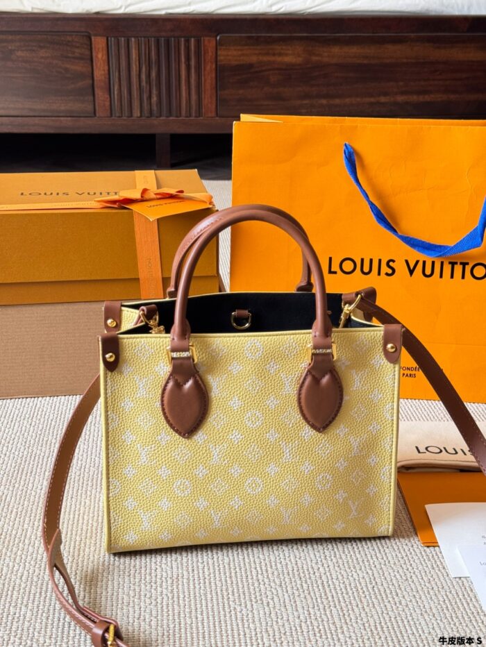 Louis Vuitton Onthego Jungle Bag Lightweight, Spacious And Versatile For Daily Commutes - Image 10