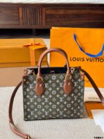 Louis Vuitton Onthego Jungle Bag Lightweight, Spacious And Versatile For Daily Commutes - Image 11
