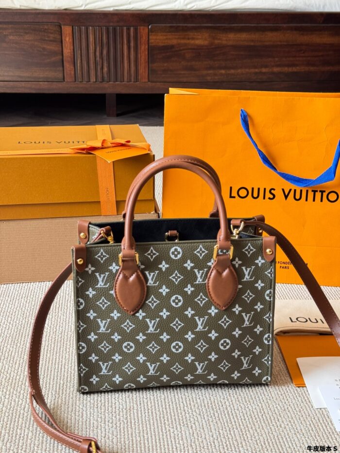 Louis Vuitton Onthego Jungle Bag Lightweight, Spacious And Versatile For Daily Commutes - Image 11