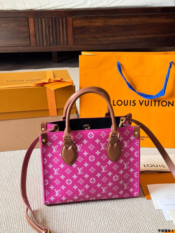 Louis Vuitton Onthego Jungle Bag Lightweight, Spacious And Versatile For Daily Commutes - Image 15