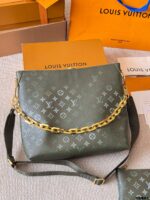 Louis Vuitton Coussin Multi-Compartment Sweet-Edgy Shoulder Bag