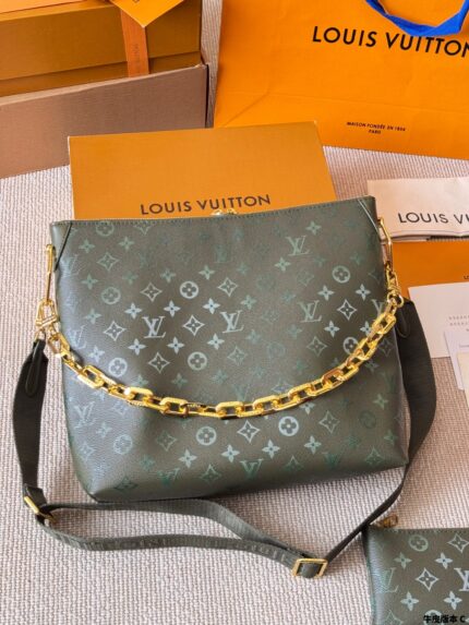 Louis Vuitton Coussin Multi-Compartment Sweet-Edgy Shoulder Bag