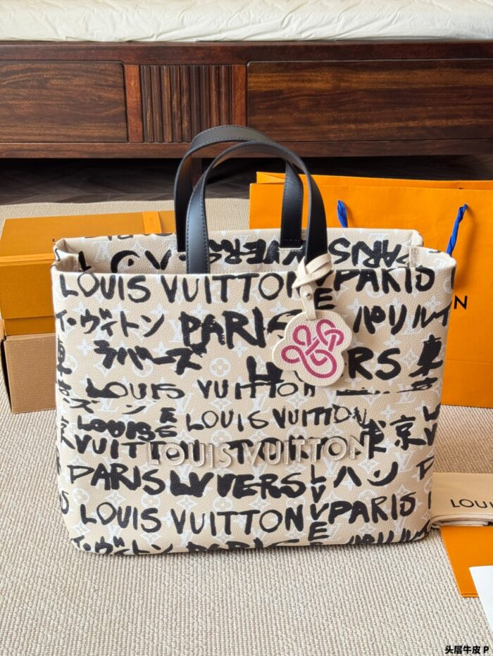 Louis Vuitton Shopper Tote - Large-Capacity Leather Bag With Multiple Carrying Options - Image 2