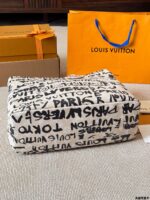Louis Vuitton Shopper Tote - Large-Capacity Leather Bag With Multiple Carrying Options - Image 6