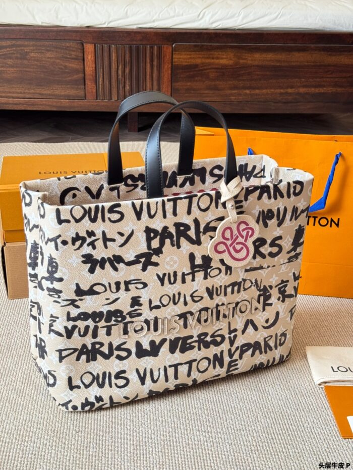 Louis Vuitton Shopper Tote - Large-Capacity Leather Bag With Multiple Carrying Options - Image 7