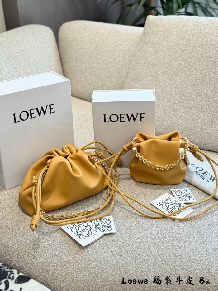 Loewe Flamenco Purse Cloud-Shaped Pouch Bag Napa Calf Leather Crumpled Rope Knot Detachable Shoulder Strap Chain - Image 1