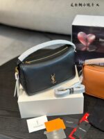 Yves Saint Laurent Camera Supple Bag Nappa Leather Hammock-Style Shoulder/Handbag - Image 4