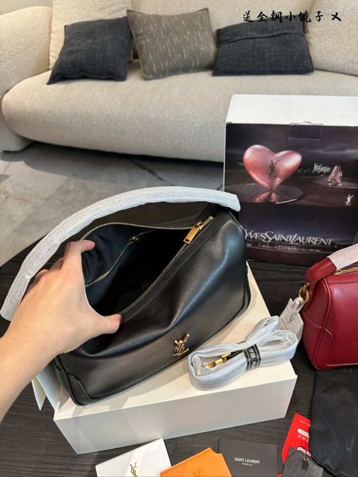 Yves Saint Laurent Camera Supple Bag Nappa Leather Hammock-Style Shoulder/Handbag - Image 8