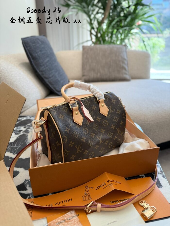 Louis Vuitton Speedy 25 Classic Monogram Adjustable Strap Practical Women'S Handbag - Image 4