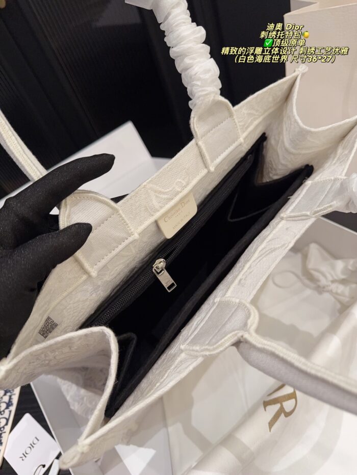 Dior Embroidered Tote Bag With Embossed 3D Embroidery, Includes Liner, Large Capacity - Image 8