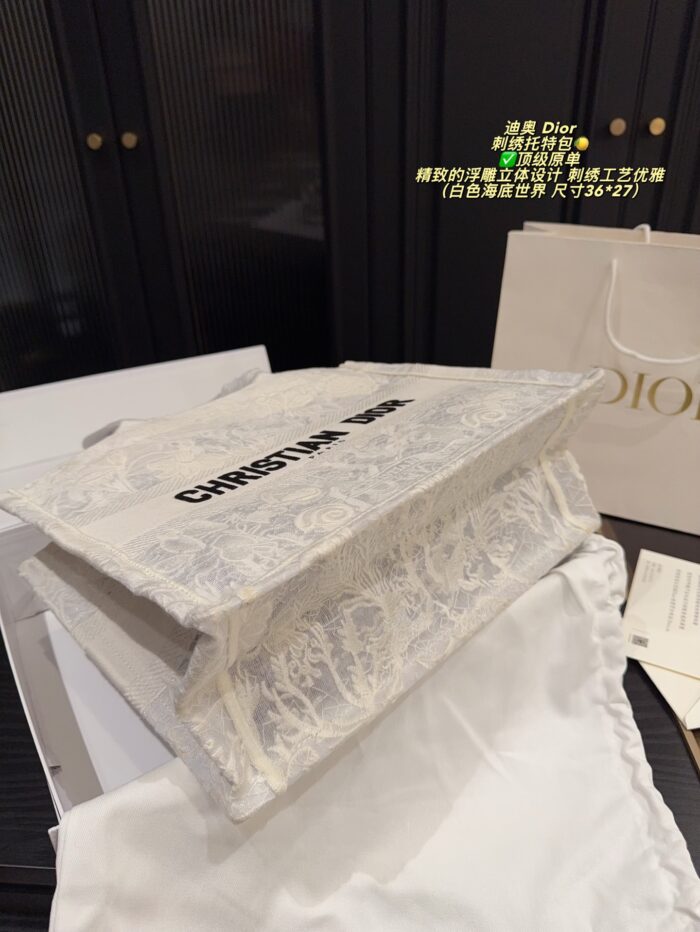 Dior Embroidered Tote Bag With Embossed 3D Embroidery, Includes Liner, Large Capacity - Image 9
