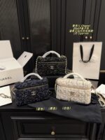 Chanel 25C Lp Tweed Box Bag Delicate And Ethereal Tweed Style - Image 10