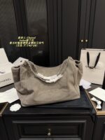 Chanel Hobo Underarm Bag: Vintage Chic, Exquisite And Stylish - Image 13