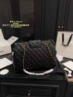 Chanel Airport Bag: A Simple, Elegant Commuter Bag - Image 3