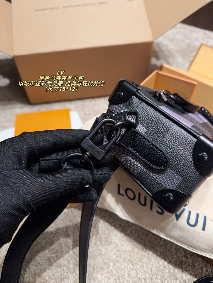 Louis Vuitton Damoflage Black Black Mosaic Box Bag Urban Camouflage Robust & Practical Urban Commuting - Image 8