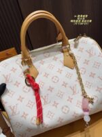 Louis Vuitton Pillow Bag Exquisite And Elegant Suitable For All Seasons - Image 6