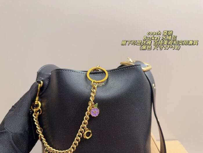 Coach Bucket Bag With Liner Versatile Design Carry Underarm, Handheld Or Crossbody Genuine Cowhide Leather Soft And Comfortable - Image 5