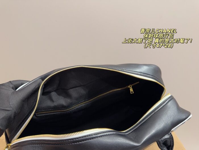 Chanel 1995 Magazine Edition Bowling Bag - Spacious And Stylish - Image 9
