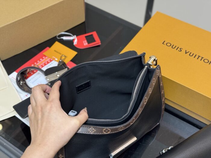 Louis Vuitton Daphne With Long Shoulder Strap - Haute Couture Edition Authentic Details Women'S Handbag - Image 4