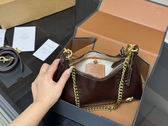 Coach Classic Heritage Juliet Wander Bag - Small Size, Spring/Summer Edition - Image 4