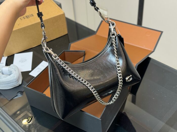 Coach Classic Heritage Print Juliet Wander Bag - Small Size - Suitable For Spring/Summer - Image 2