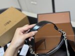 Coach Classic Heritage Print Juliet Wander Bag - Small Size - Suitable For Spring/Summer - Image 3