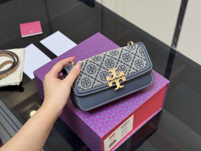 Tory Burch Classic Monogram Series Vintage Old Money Style Shoulder Bag (Foldable Box) - Image 1