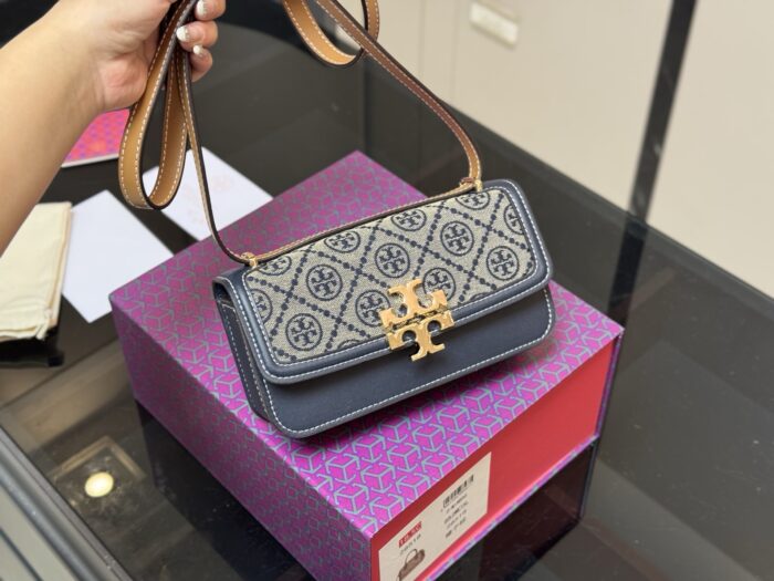 Tory Burch Classic Monogram Series Vintage Old Money Style Shoulder Bag (Foldable Box) - Image 2